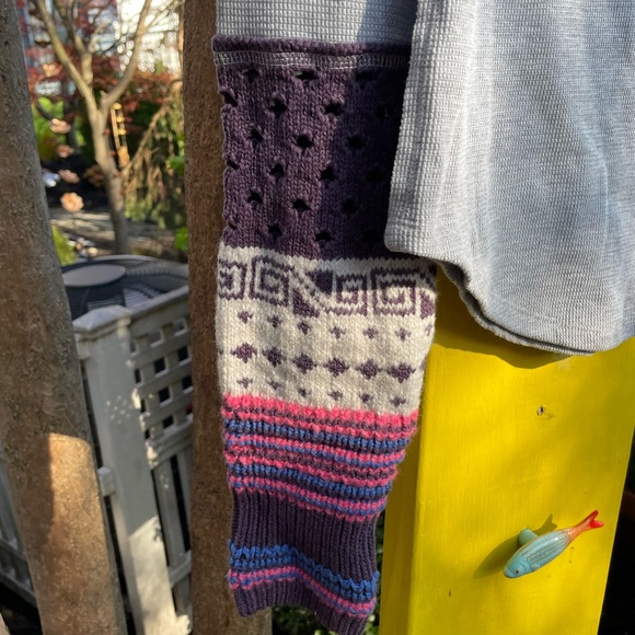 We the Free/FP Heather Gray Combo long sleeve top crochet cuffs Size large NWT - Picture 2 of 3